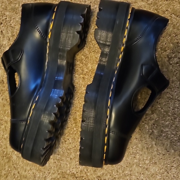 Shoes - Picture 2 of 4